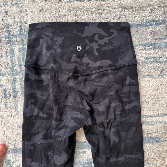 Lululemon Align 25” Size 4 Leggings in Camo - Picture 4 of 4